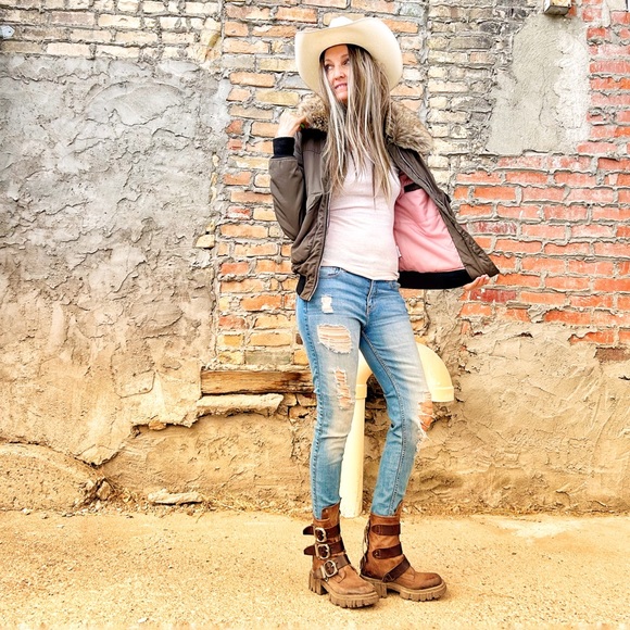 Bomber Jacket - Picture 1 of 5